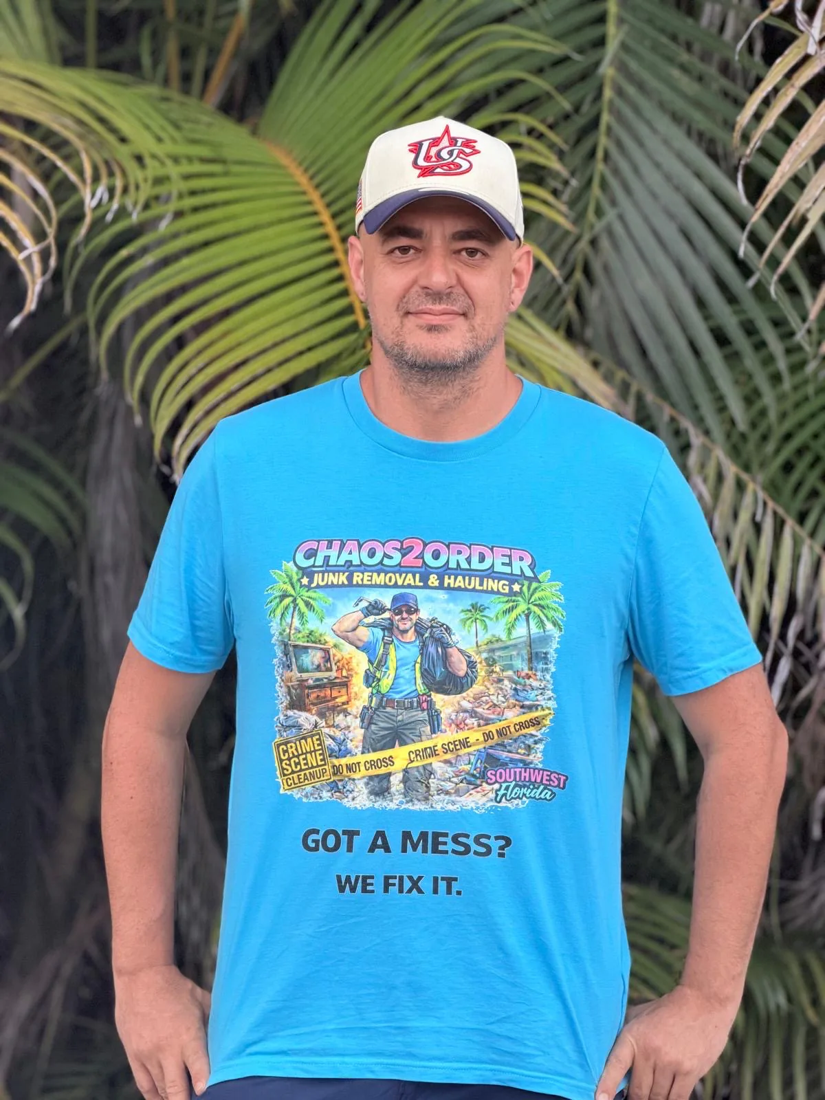 Sascha Schwarz wearing a Chaos2Order shirt